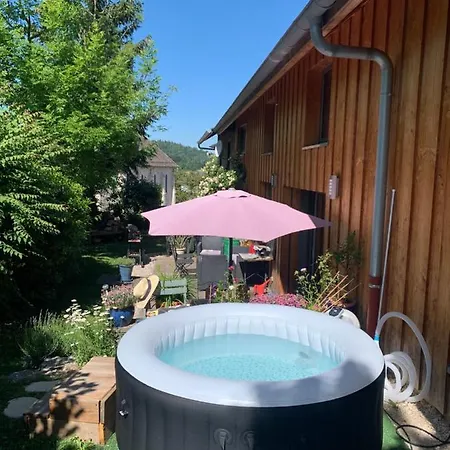 La Maison Des Coeurs Privatunterkunft *